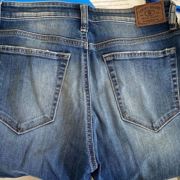 Lucky brand faded denim pockets zipper button inseam length 26 inches stretch - Picture 3 of 4